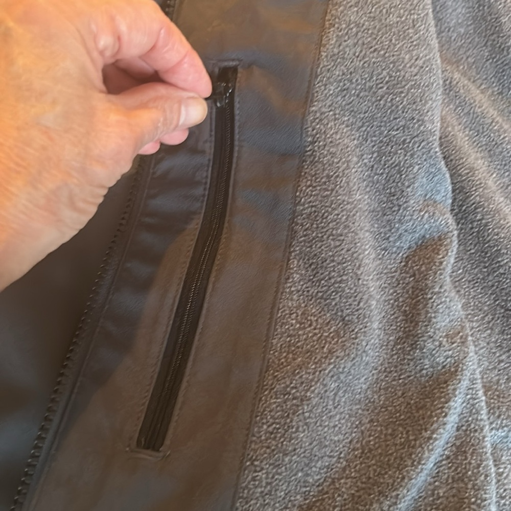 “Elevate” warm coat - Picture 11 of 15